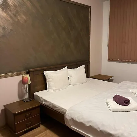 شقة Heart Of - 2 Bedrooms, Private Garage *