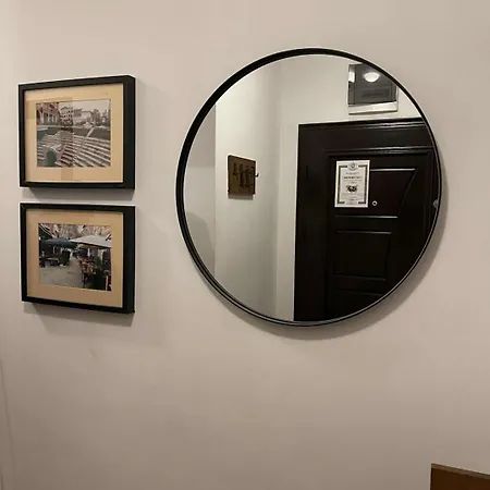 Apartment Heart Of - 2 Bedrooms, Private Garage *
